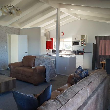 B, D & D Bed And Breakfast Taupo Exterior photo