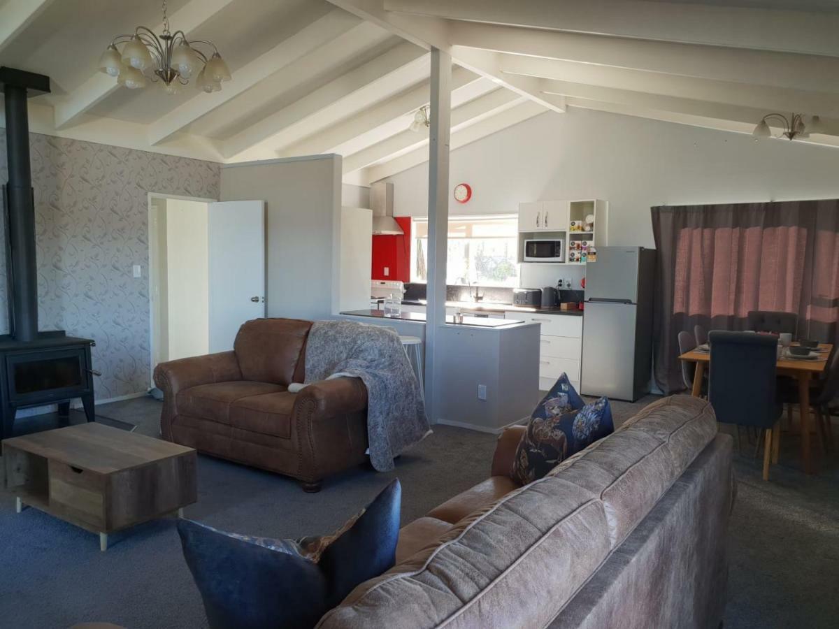 B, D & D Bed And Breakfast Taupo Exterior photo
